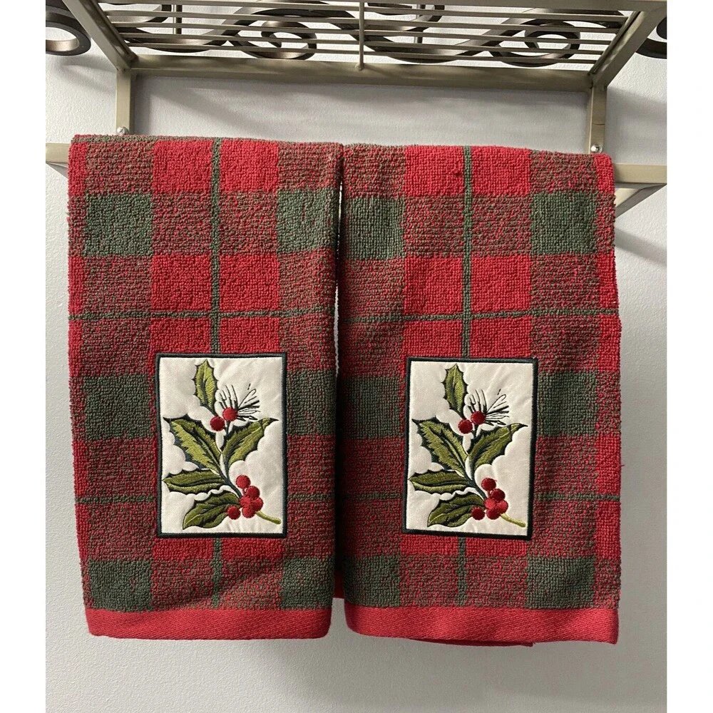 Kohls Christmas Holly 2 PC Set Hand Towels Red Green Plaid Winter 100% Cotton
